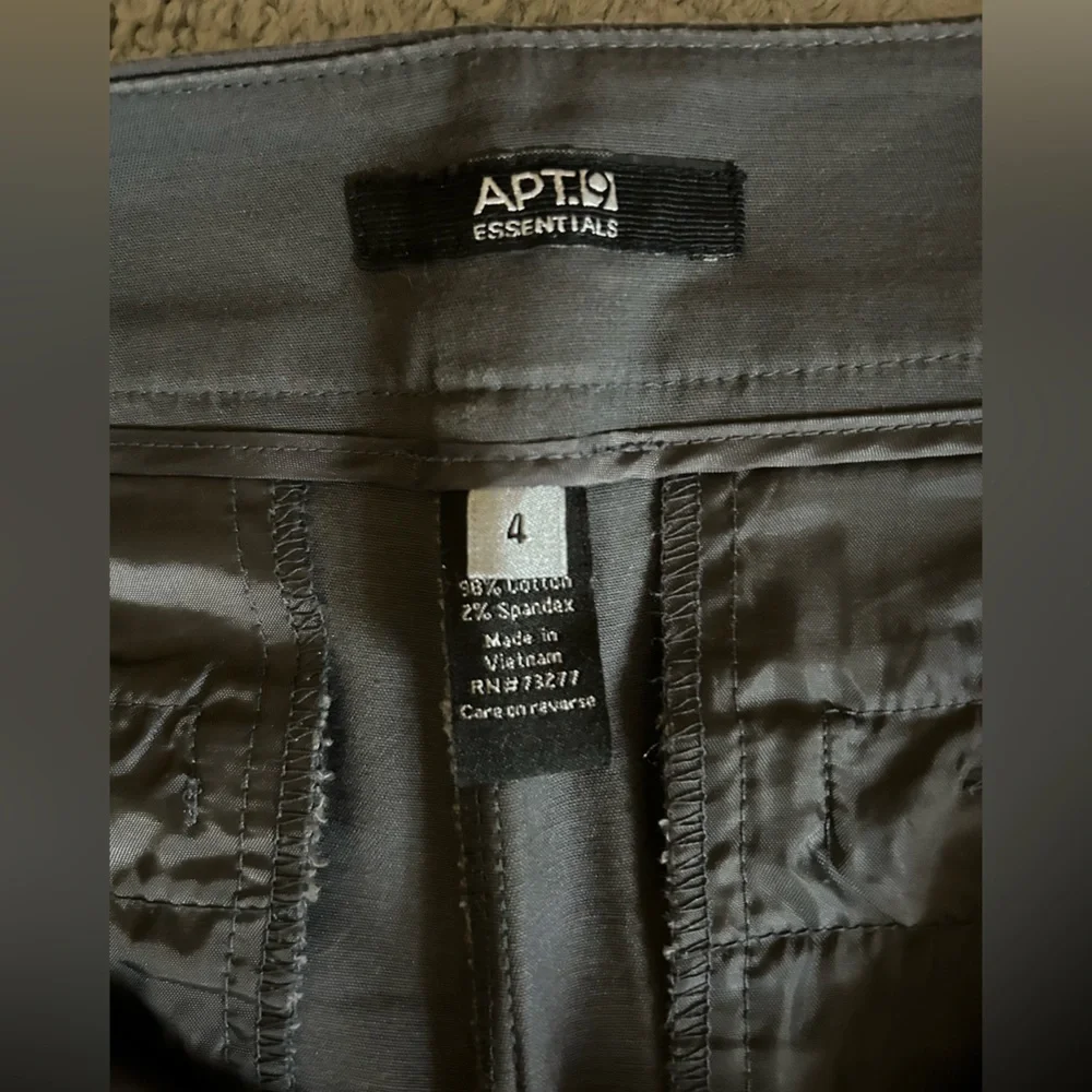 3 pairs of cuffed shorts - Picture 7 of 7
